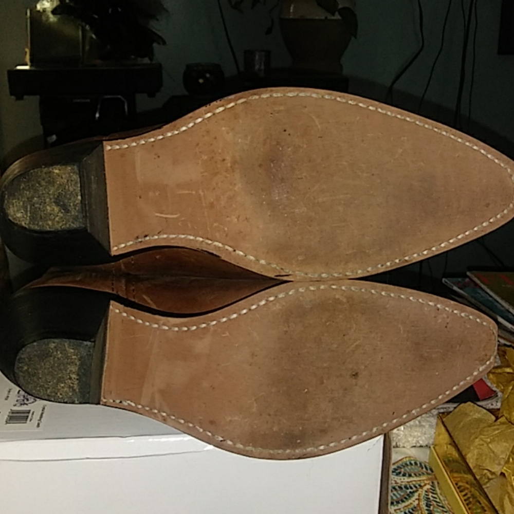 Boots - Picture 3 of 8